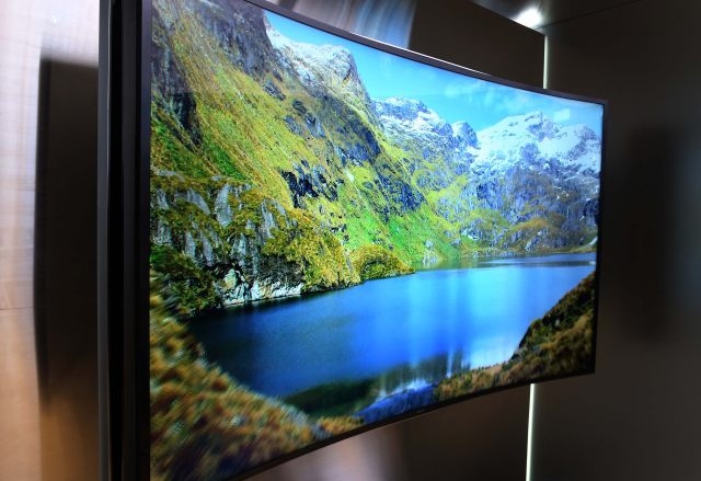 Samsung Bendable UHD Tv